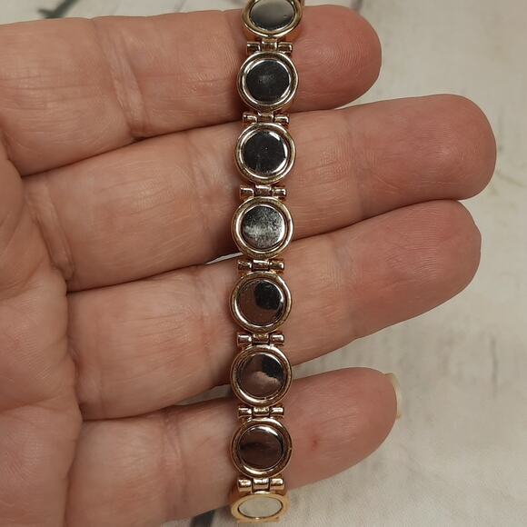 Liz Claiborne LC Reversible Bracelet Black, Gold tone and Silver tone - Picture 7 of 8